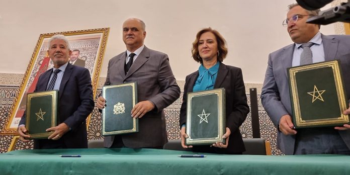 Fès-Meknès-Signature-du-premier-contrat-d-application-de-la-feuille-de-route-du-tourisme
