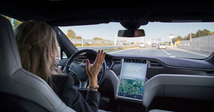 Tesla-rappelle-200.000-véhicules-électriques-pour-un-problème-de-caméra