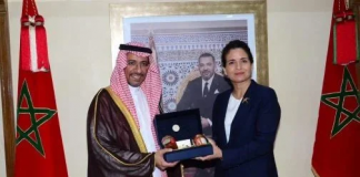 La-ministre-Leila-Benali-et-le-ministre-saoudien-Bandar-bin-Ibrahim-Alkhorayef