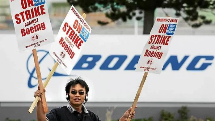 Grève à Boeing: l’administration offre une hausse des salaires de 35%