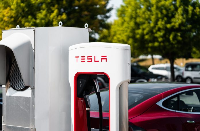 Tesla va déployer ses Superchargeurs V4 en Chine