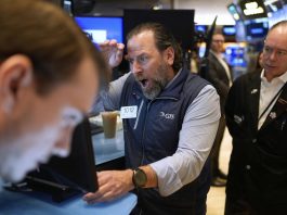 Les marchés mondiaux sous pression après les nouvelles taxes douanières de Trump