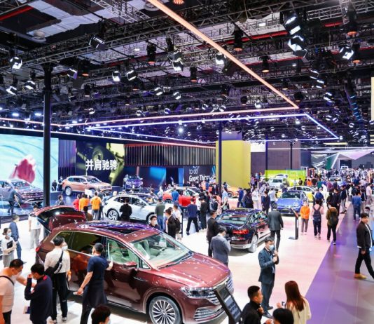 Shanghai : le plus grand salon automobile mondial met les projecteurs sur les véhicules électriques chinois