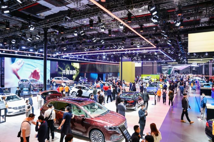 Shanghai : le plus grand salon automobile mondial met les projecteurs sur les véhicules électriques chinois