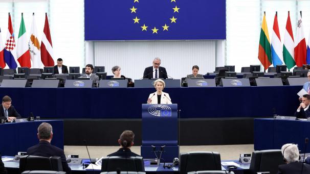 L’UE envisage de taxer pour 95 milliards d’euros de produits américains et saisit l’OMC